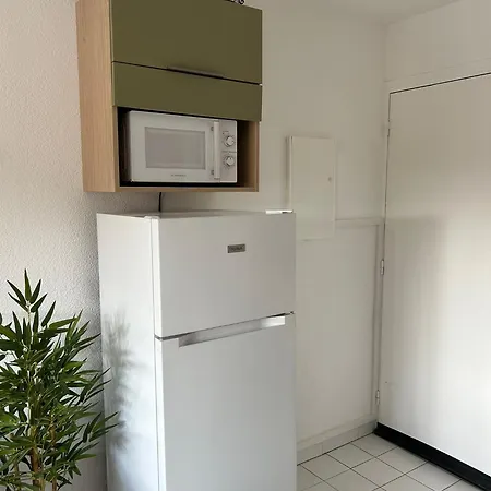 2 Acces Et Piscine Thetys Apartmán *